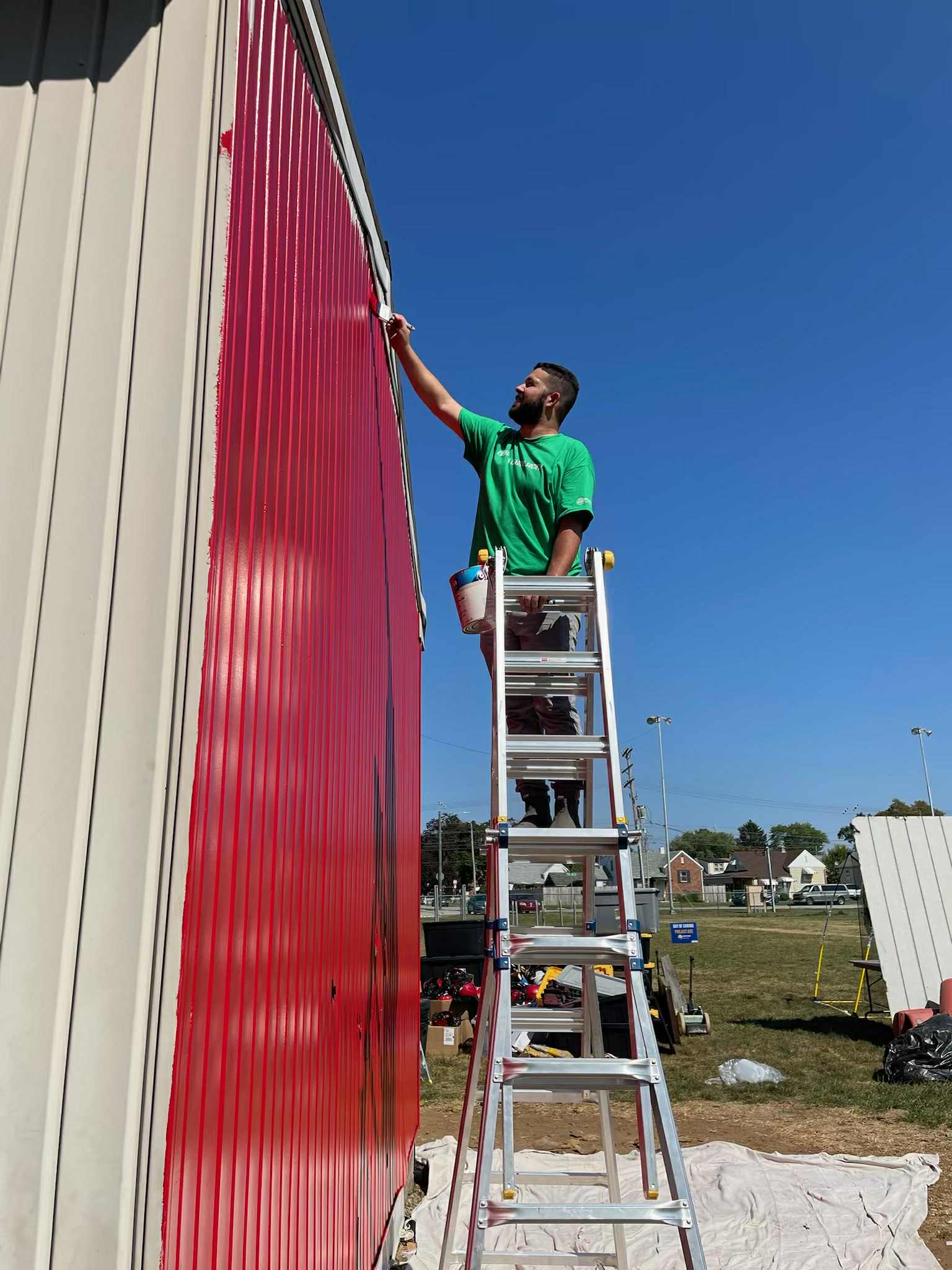 Emerging Leaders Society member volunteering.
